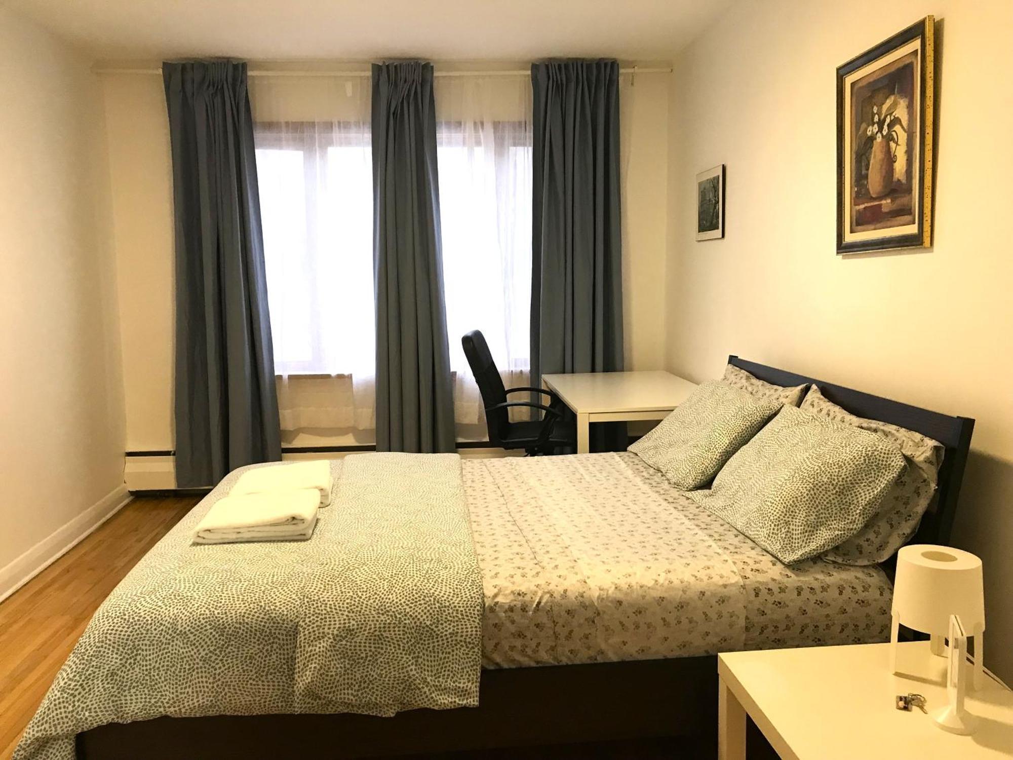 Big Private Room Midmontreal Next To Station Metro - Parking Free Εξωτερικό φωτογραφία