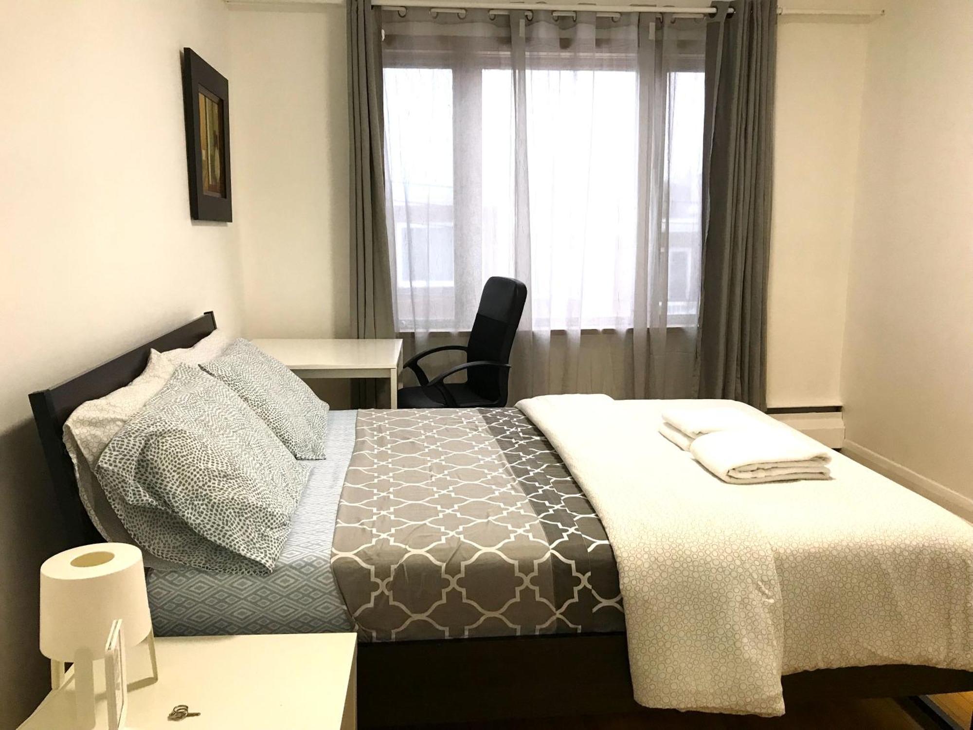 Big Private Room Midmontreal Next To Station Metro - Parking Free Εξωτερικό φωτογραφία